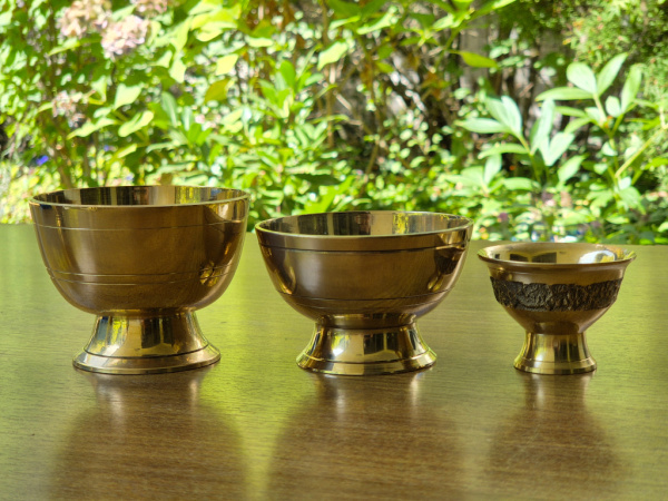 Nepalesisches Thali Set aus Messing | Traditionelles Essgeschirr (8-teilig)